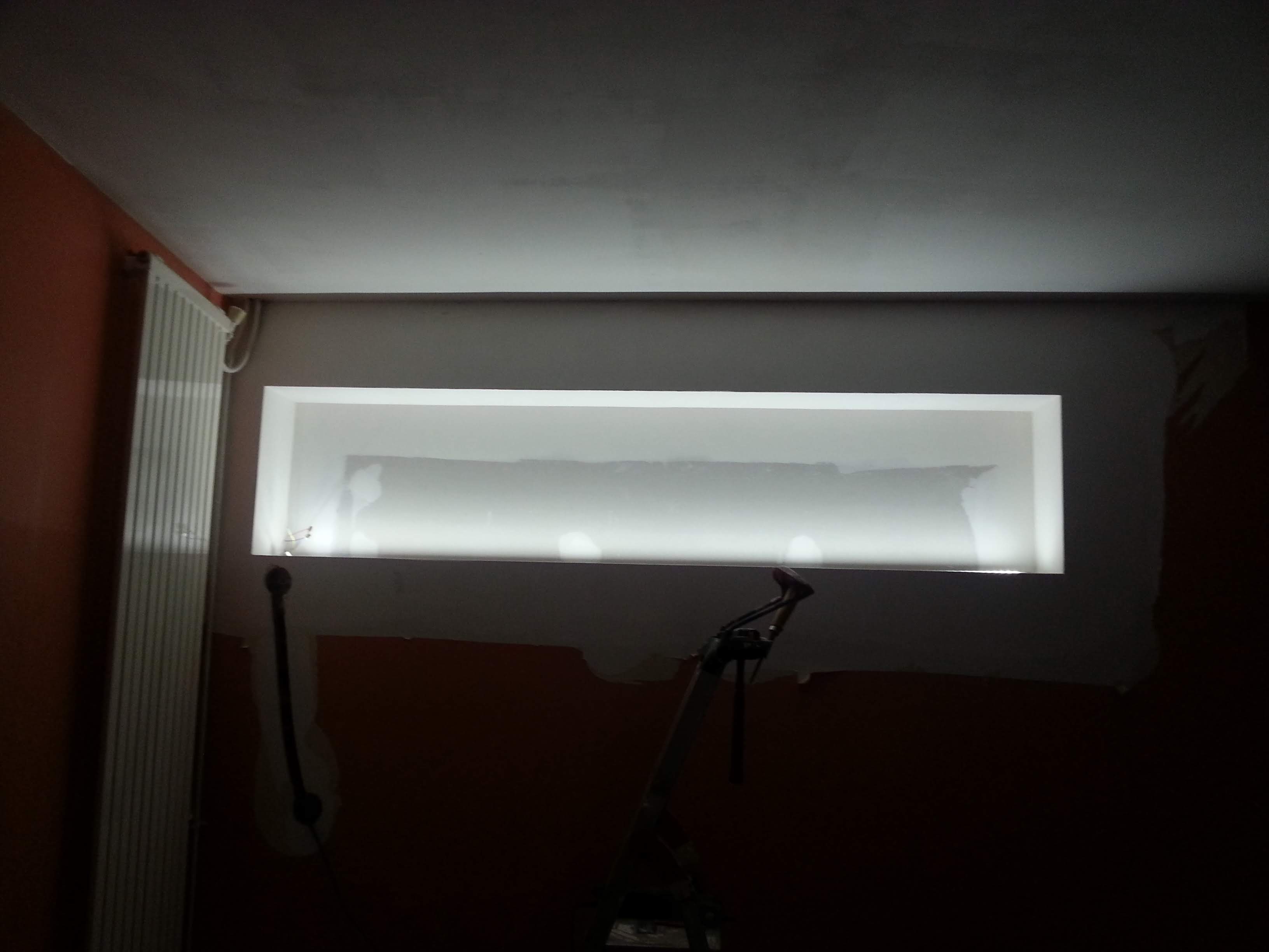 Niche murale éclairée par LED