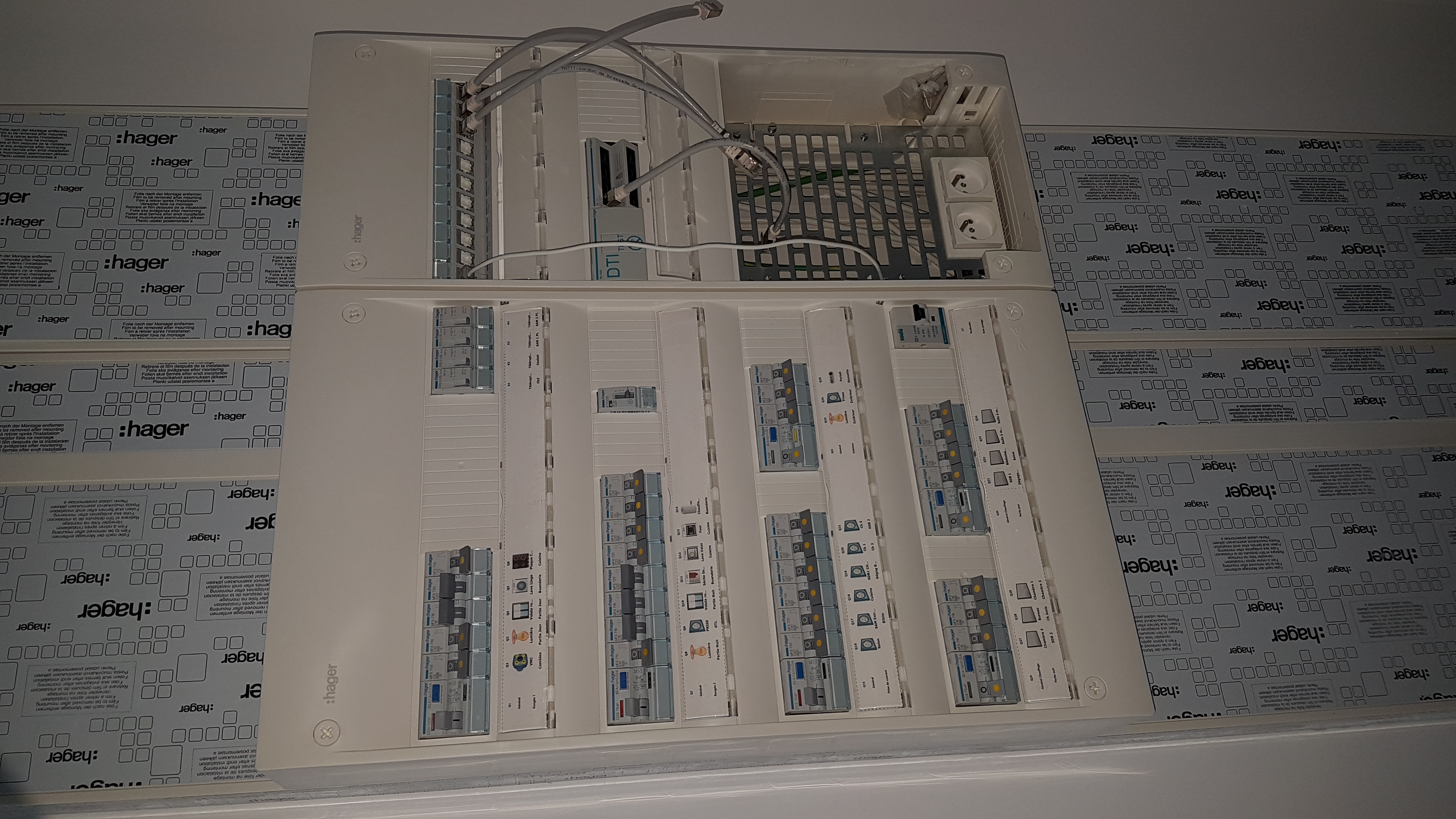 Rénovation d'un tableau électrique Hager par EGC 33